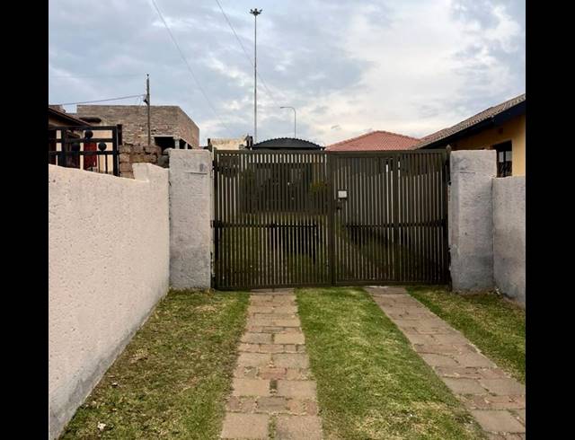 3 BEDROOM HOUSE FOR SALE IN EMDENI